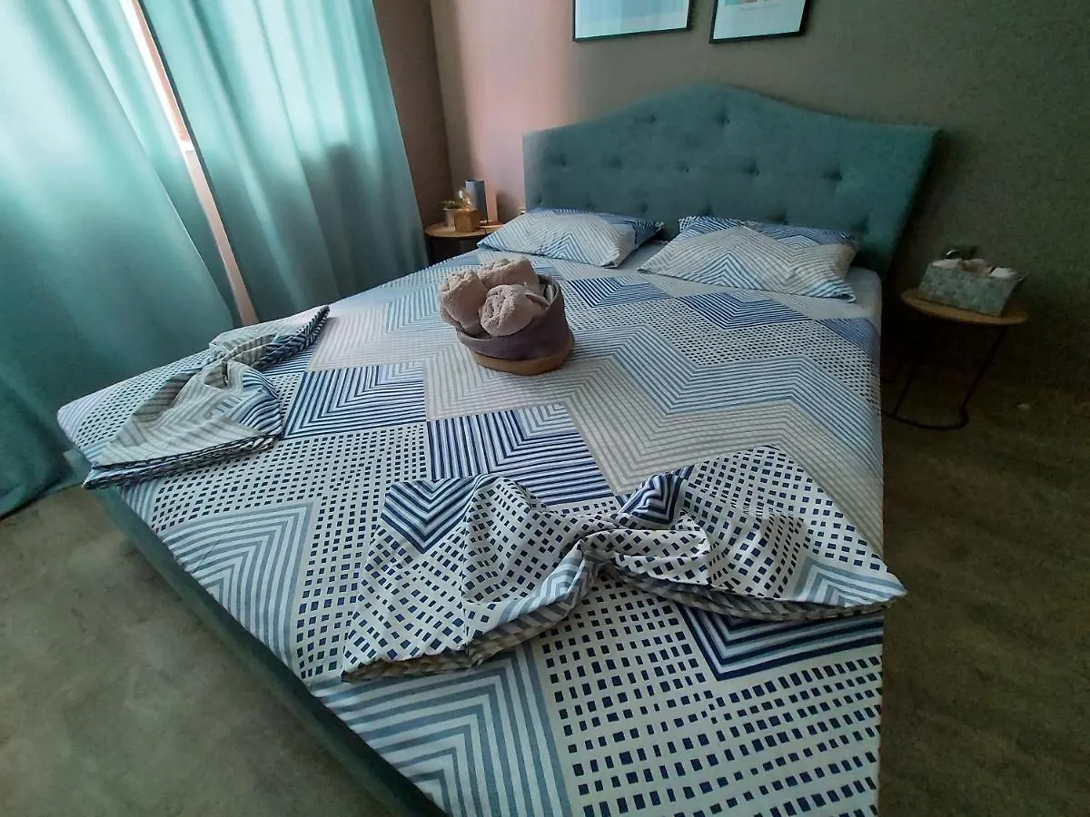 Grey Apartment ヴァルナ 0*,